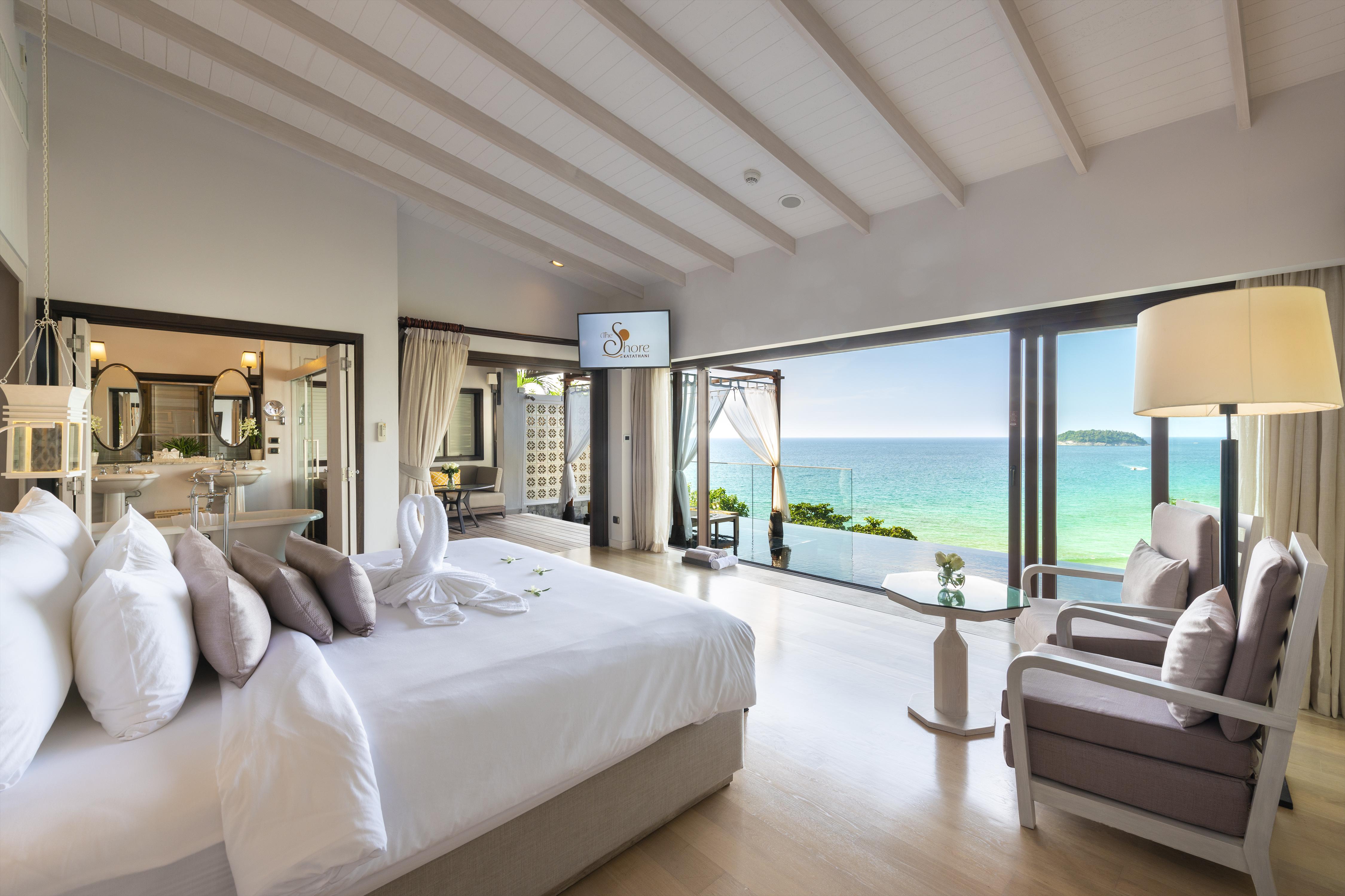 The Shore At Katathani - Adult Only - Sha Extra Plus Bagian luar foto A bedroom at the resort